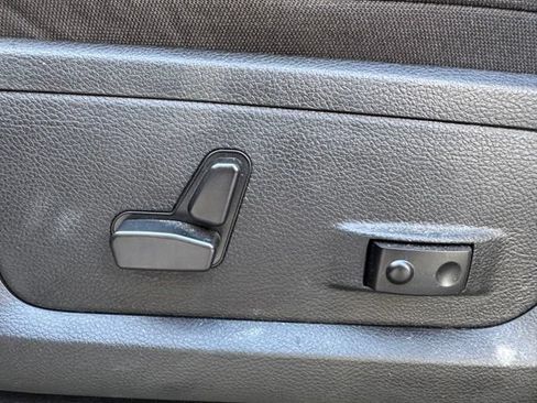Used 2024 RAM 2500 Big Horn w/ Night Edition AWD/4WD image 16
