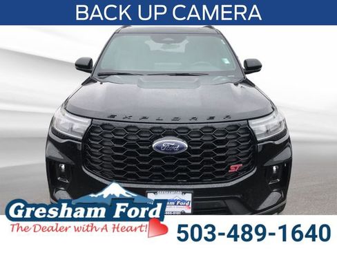 Used 2025 Ford Explorer ST image 11