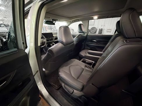 Used 2024 Toyota Grand Highlander AWD Hybrid image 9