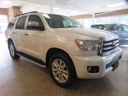 Used 2017 Toyota Sequoia Platinum RWD image 80