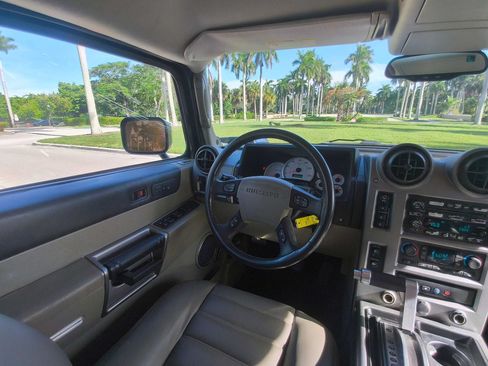 Used 2003 HUMMER H2 w/ Preferred Equipment Group AWD/4WD image 20