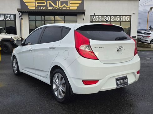 Used 2014 Hyundai Accent SE w/ Option Group 3 image 9