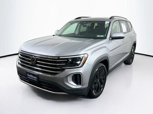 Certified 2026 Volkswagen Atlas SE w/ Panoramic Sunroof Package AWD/4WD image 4