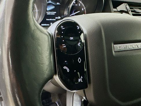 Used 2020 Land Rover Discovery SE image 19