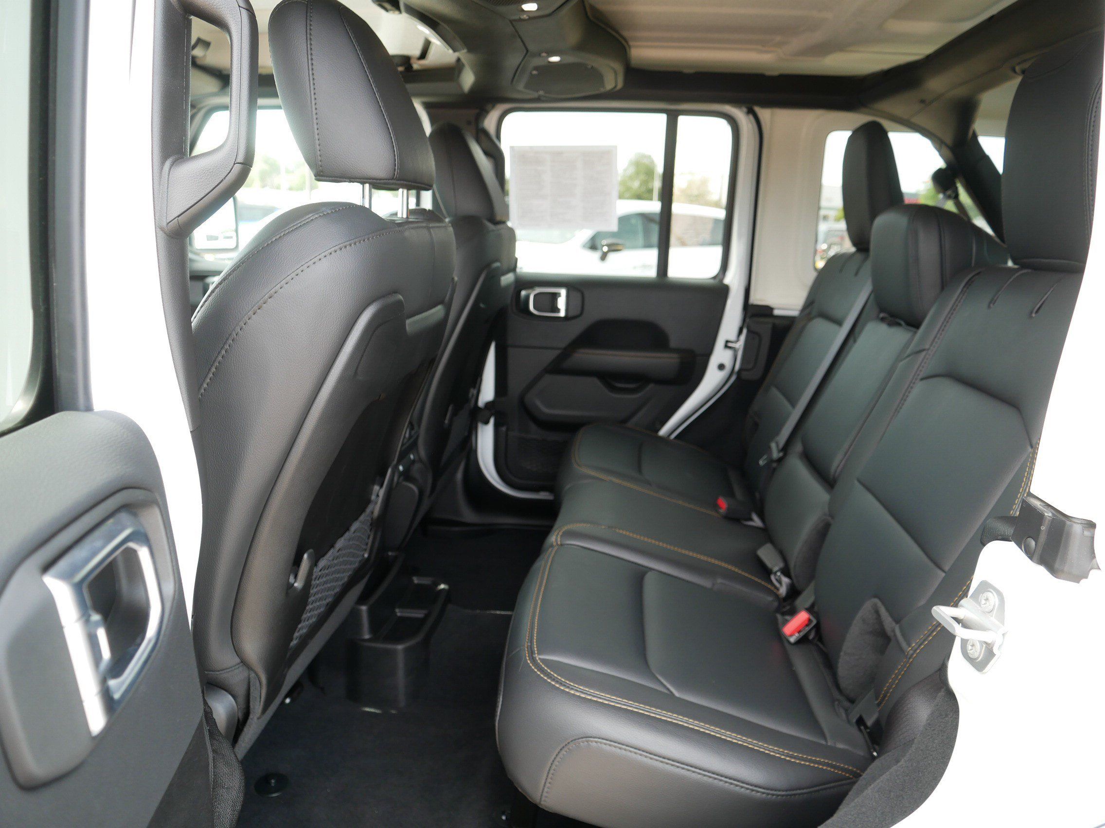 Used 2025 Jeep Wrangler Unlimited Sahara w/ Safety Group AWD/4WD image 34