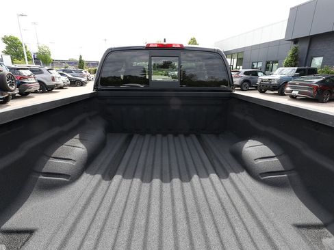 Used 2022 Nissan Frontier SV w/ Technology Package AWD/4WD image 7