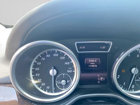 Used 2015 Mercedes-Benz GL 450 4MATIC image 10