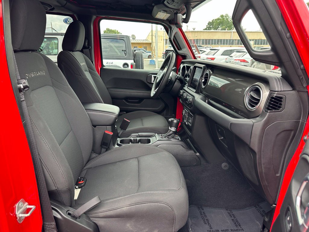 Used 2023 Jeep Gladiator Overland AWD/4WD image 17