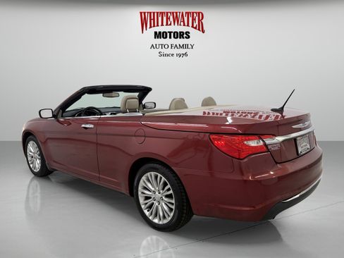 Used 2011 Chrysler 200 Limited FWD image 3