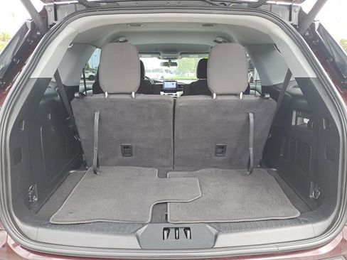 Certified 2022 Ford Explorer XLT image 9