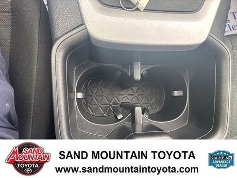 Used 2025 Toyota RAV4 XLE image 18