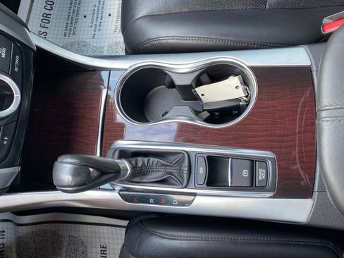 Used 2015 Acura TLX w/ Technology Package FWD image 16