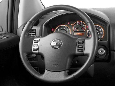 Used 2014 Nissan Titan SV AWD/4WD image 7