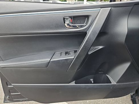 Used 2016 Toyota Corolla S FWD image 13