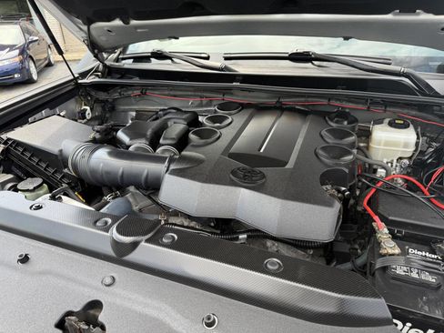 Used 2018 Toyota 4Runner TRD Off-Road Premium w/ TRD Performance Package image 37