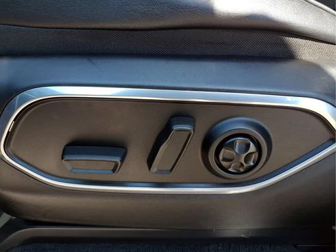 Used 2024 Jeep Wagoneer L Series III w/ Premium Group I AWD/4WD image 27