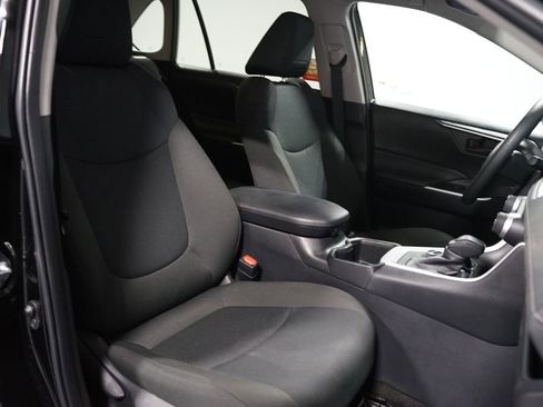 Certified 2025 Toyota RAV4 LE image 27