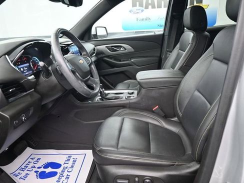 Used 2022 Chevrolet Traverse LT w/ LT Premium Package FWD image 14