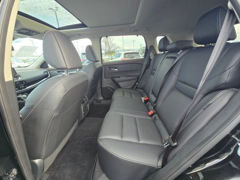 Used 2023 Nissan Rogue SL w/ SL Premium Package image 20