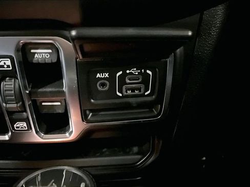Used 2019 Jeep Wrangler Unlimited Sport S AWD/4WD image 24