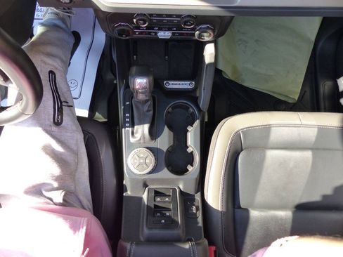 Used 2025 Ford Bronco Outer Banks AWD/4WD image 43