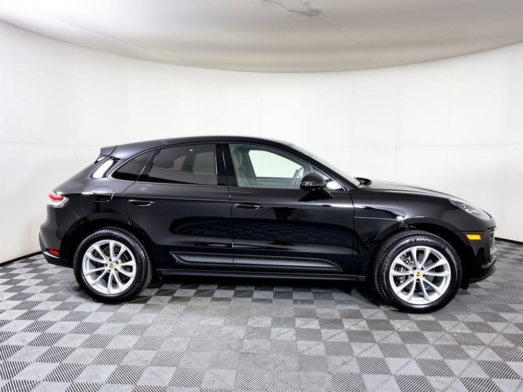 Certified 2025 Porsche Macan w/ Premium Package Plus AWD/4WD image 9