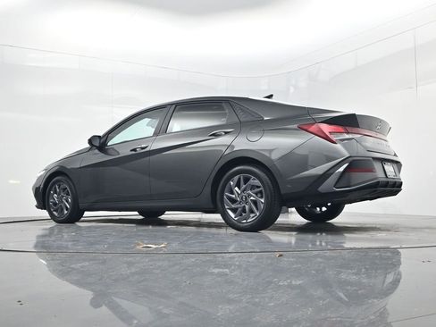 Used 2024 Hyundai Elantra SEL image 42