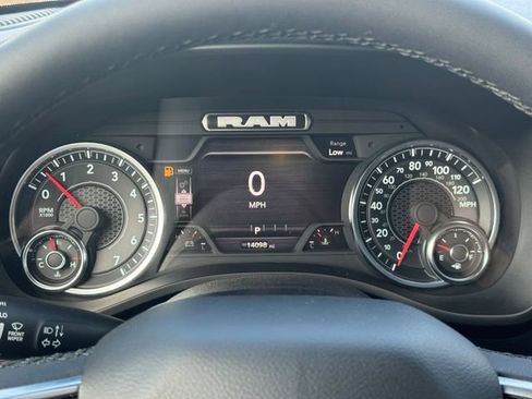 Used 2025 RAM 1500 Laramie AWD/4WD image 34