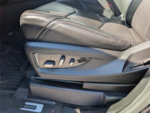 Used 2020 Cadillac Escalade Premium Luxury AWD/4WD image 25