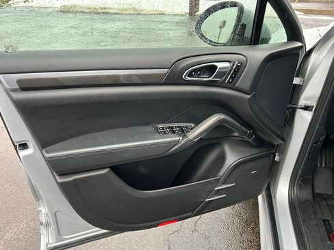 Used 2013 Porsche Cayenne GTS image 9