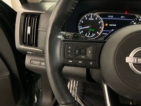 Used 2024 Nissan Pathfinder SL AWD/4WD image 12