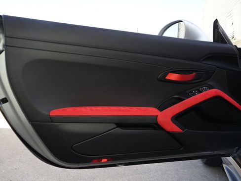 Used 2018 Porsche 911 GT2 RS RWD image 30