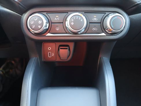 Used 2025 Nissan Versa S w/ Trunk Package image 23