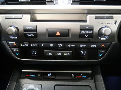 Used 2017 Lexus ES 350 w/ Premium Package FWD image 23