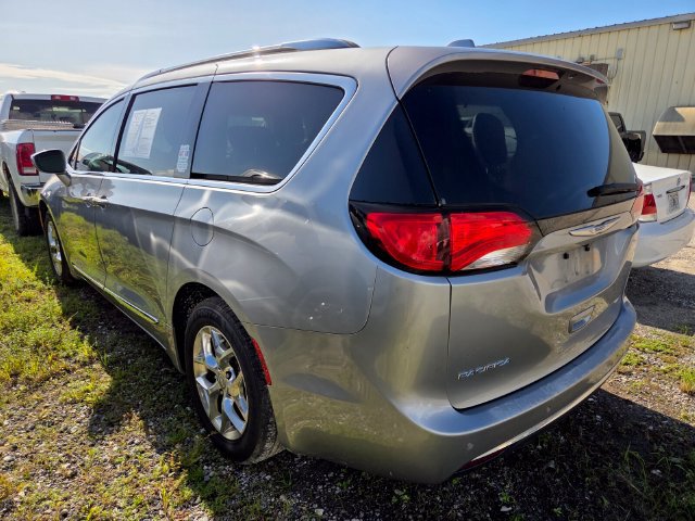 Used 2019 Chrysler Pacifica Limited FWD image 3