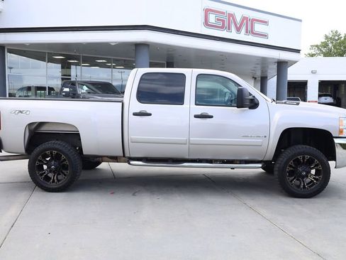 Used 2007 Chevrolet Silverado 2500 LT w/ 1LT Convenience Package AWD/4WD image 7