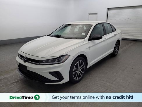 Used 2025 Volkswagen Jetta Sport FWD image 1