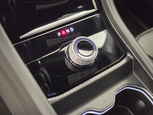 Used 2024 Jeep Grand Cherokee Limited w/ Luxury Tech Group II RWD image 35