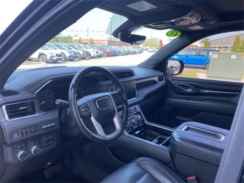 Used 2021 GMC Yukon XL Denali w/ Denali Ultimate Package image 21