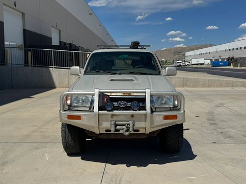 Used 1999 Toyota 4Runner SR5 w/ Upgrade Value Pkg 6 AWD/4WD image 8