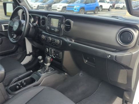 Certified 2021 Jeep Gladiator Willys image 26