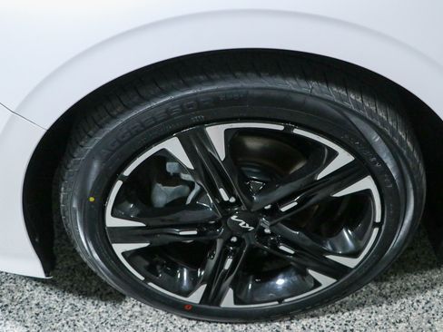 Used 2022 Kia K5 GT-Line FWD image 11