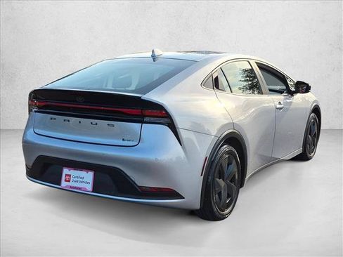 Certified 2025 Toyota Prius LE FWD image 5