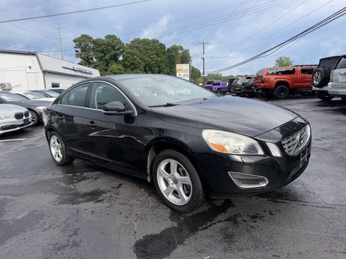 Used 2013 Volvo S60 T5 FWD image 3