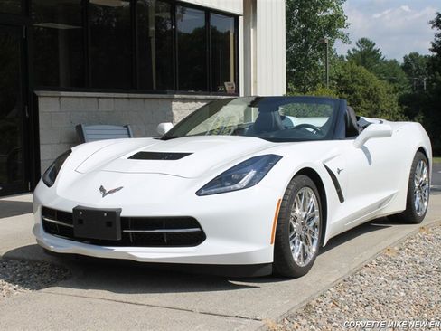 Used 2015 Chevrolet Corvette Stingray Convertible w/ 3LT Preferred Equipment Group RWD image 10