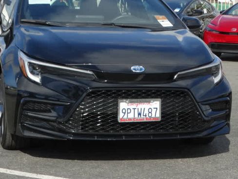 Certified 2025 Toyota Corolla SE image 4