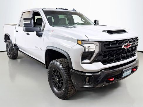 Certified 2024 Chevrolet Silverado 2500 ZR2 w/ Technology Package image 3