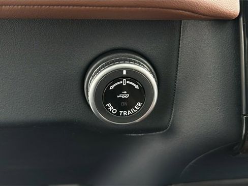 New 2025 Lincoln Navigator L Reserve image 30