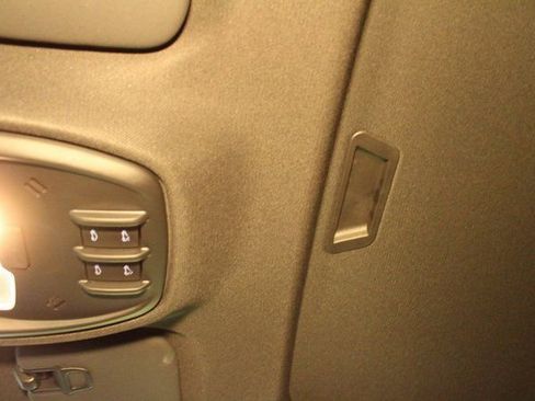Used 2025 Buick Envista Avenir FWD image 28
