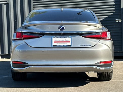 Used 2019 Lexus ES 300h w/ Luxury Package image 7